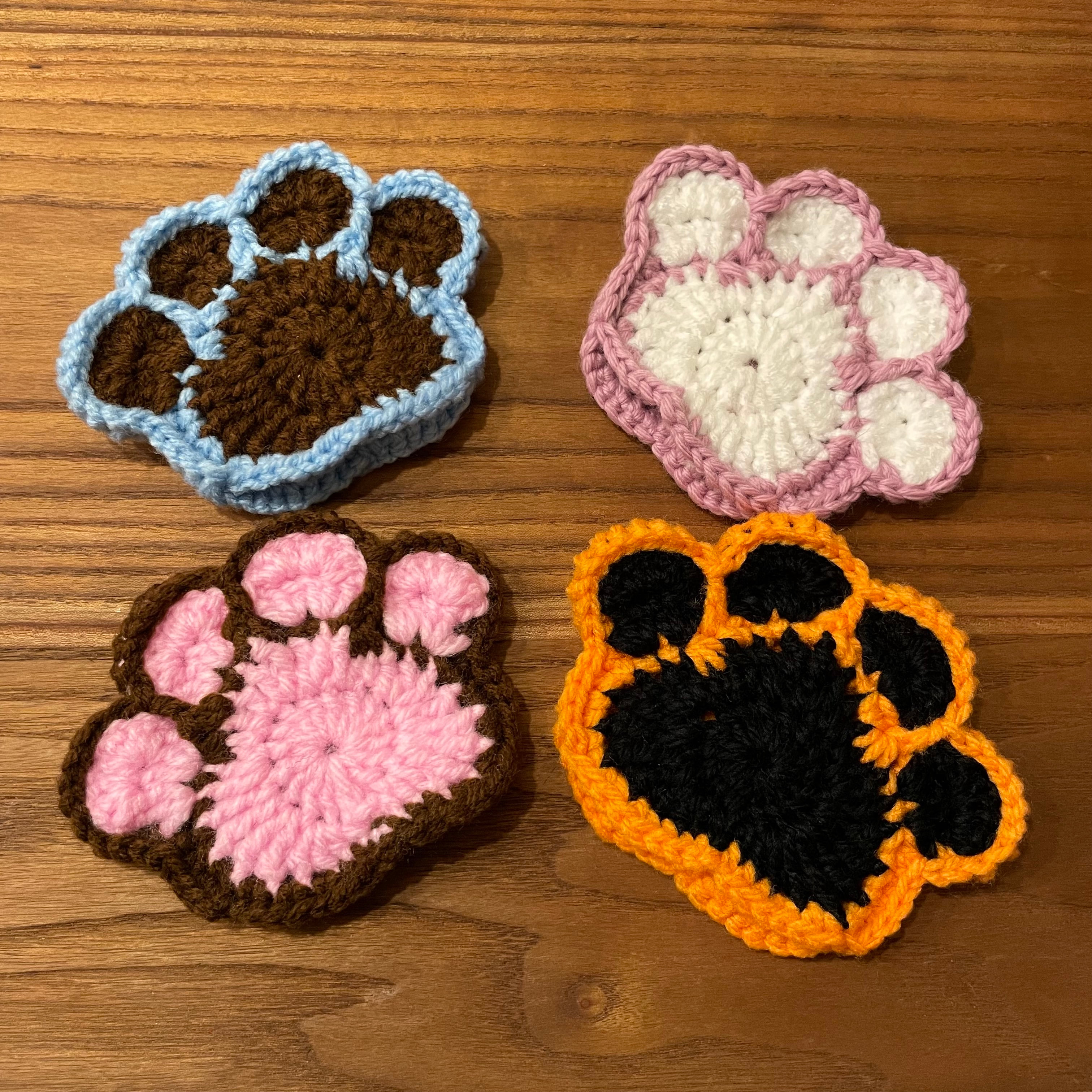 肉球のアクリルたわし